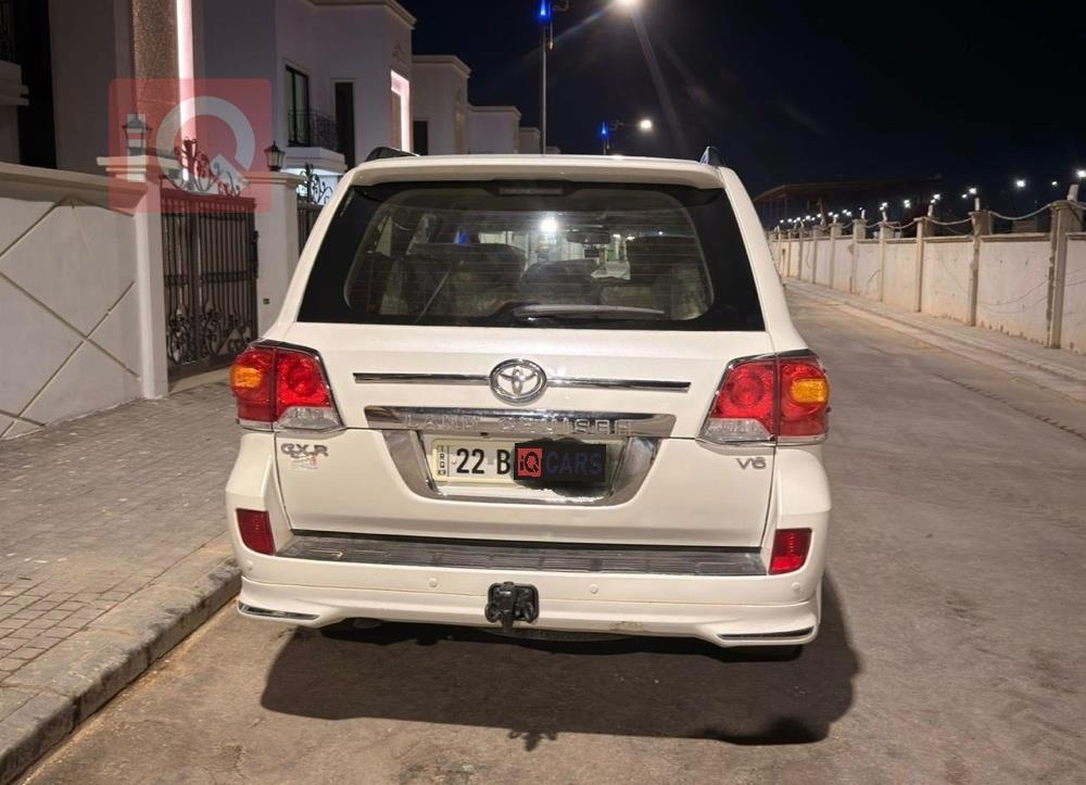 تۆیۆتا لاند کروزەر